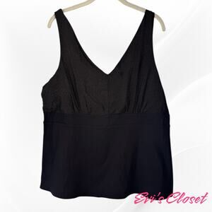 Torrid Women's Sleeveless V Neck Top Front And Back Black  Size 1  1X NWT